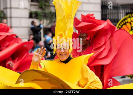 Geflügel, London, Großbritannien. 12. Nov, 2022. Die Lord Mayor’s Show ist über 800 Jahre alt und besteht in der Neuzeit aus tausenden von Teilnehmern, mit Dutzenden von Marschkapellen, Militäreinheiten, Kutschen, Tanztruppen, Hüpfburgen, Riesige Apparationen und zeremonielle Ausstellungen Stockfoto