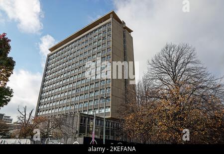 Die Bemühungen, das Civic Center von Plymouth, ehemals ratsbüros, in Hochhauswohnungen und Geschäftseinheiten zu regenerieren, werden im Jahr 20 endlich in Kraft treten Stockfoto