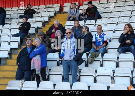 Stevenage am Samstag, den 12.. November 2022. Die Fans von Hartlepool United vor dem Spiel der Sky Bet League 2 zwischen Stevenage und Hartlepool United im Lamex Stadium, Stevenage am Samstag, den 12.. November 2022. (Kredit: John Cripps | MI Nachrichten) Kredit: MI Nachrichten & Sport /Alamy Live Nachrichten Stockfoto