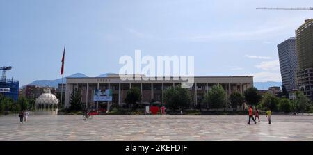 Tirana, Albanien - 4. Juni 2022: Nationaltheater für Oper und Ballett Albaniens Stockfoto