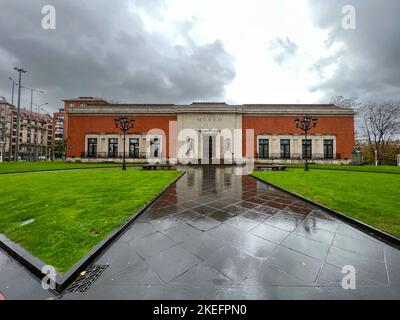 Bilbao, Spanien - 26. Nov 2021: Museum Der Schönen Künste Von Bilbao. Das Gebäude des Museums befindet sich vollständig im Stadtpark Doña Casilda Iturrizar. Stockfoto
