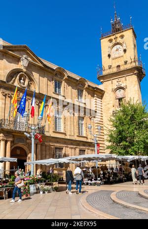 Place de l'Hotel de Ville und Rathausturm, Aix-en-Provence, Provence-Alpes-Cote d'Azur, Frankreich, Westeuropa Stockfoto