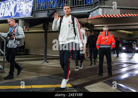 GELSENKIRCHEN, DEUTSCHLAND - 12. NOVEMBER: Torwart Manuel Neuer von Bayern München beim Bundesligaspiel zwischen FC Schalke 04 und Bayern München in der Veltins Arena am 12. November 2022 in Gelsenkirchen (Foto: Marcel ter Bals/Orange Picles) Stockfoto