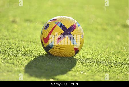 Nottingham, Nottinghamshire, Großbritannien. 12.. November 2022. Der Nike Aerosculpt Ball, der in der Premier League beim Spiel der Premier League in Nottingham Forest V Crystal Palace auf dem City Ground, Nottingham, Großbritannien, eingesetzt wurde. Quelle: MARTIN DALTON/Alamy Live News Stockfoto