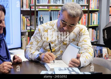 Madrid, Spanien. 12.. November 2022. Der Moderator Jorge Javier Vazquez sah ihn während der Unterzeichnung seines Buches „Antes del Olvido“ in Madrid. (Foto: Atilano Garcia/SOPA Images/Sipa USA) Quelle: SIPA USA/Alamy Live News Stockfoto