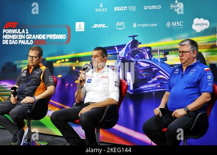 FIA Pressekonferenz mit von links nach rechts: (L nach R): Andreas Seidl, McLaren Geschäftsführer; Günther Steiner (ITA) Haas F1 Team Prinicipal; und Otmar Szafnauer (USA) Alpine F1 Team, Teamchef, Portrait während der Formel 1 Heineken Grande Premio de São Paulo 2022, Sao Paulo Grand Prix Grand Prix 2022, 21. Runde der FIA Formel 1 Weltmeisterschaft 2022 vom 11. Bis 13. November 2022 auf dem Interlagos Circuit, in Sao Paulo, Brasilien - Foto DPPI Stockfoto