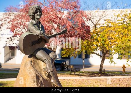 Sevierville, Tennessee - 27. Oktober 2022: Blick auf das historische Stadtzentrum von Sevierville, TN, Heimatstadt von Dolly Parton. Stockfoto