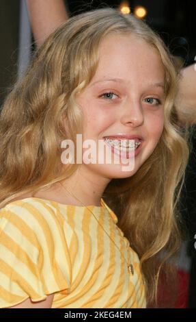 **DATEI FOTO** Tiffany Trump durch die Jahre vor ihrer Hochzeit am Samstag, dem 12. November 2022. Tiffany Trump nimmt am 21. Juli 2004 an der Premiere von „Little Black Book“ im Ziegfeld Theatre in New York City Teil. Foto: Henry McGee/MediaPunch Stockfoto