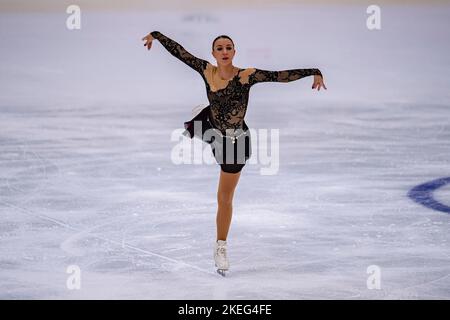 SHEFFIELD, Sheffield. 12., 2022. November. Nicole Schott aus Deutschland startet im Frauen-Kurzprogramm während des ISU Grand Prix - MK John Wilson Trophy 2022 am SAMSTAG, 12. November 2022, auf DER ICE Sheffield. SHEFFIELD, Sheffield. Kredit: Taka G Wu/Alamy Live Nachrichten Stockfoto