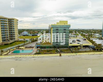 Daytone Beach Oceanside Inn Erosion nach dem Wirrfall Nicole Stockfoto