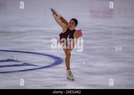 SHEFFIELD, Sheffield. 12., 2022. November. Junge Koreanerinnen starten am Samstag, 12. November 2022, im Kurzprogramm der Frauen beim ISU Grand Prix - MK John Wilson Trophy 2022 im ICE Sheffield. SHEFFIELD, Sheffield. Kredit: Taka G Wu/Alamy Live Nachrichten Stockfoto