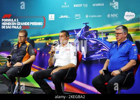 FIA Pressekonferenz mit von links nach rechts: (L nach R): Andreas Seidl, McLaren Geschäftsführer; Günther Steiner (ITA) Haas F1 Team Prinicipal; und Otmar Szafnauer (USA) Alpine F1 Team, Teamchef, Portrait während der Formel 1 Heineken Grande Premio de SÃ£o Paulo 2022, Sao Paulo Grand Prix Grand Prix 2022, 21. Lauf der FIA Formel 1 Weltmeisterschaft 2022 vom 11. Bis 13. November 2022 auf dem Interlagos Circuit, in Sao Paulo, Brasilien - Foto: Dppi/DPPI/LiveMedia Stockfoto