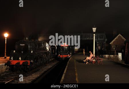„73129“ und „Herzogin von Sutherland“ an der Swanwick Junction. Stockfoto