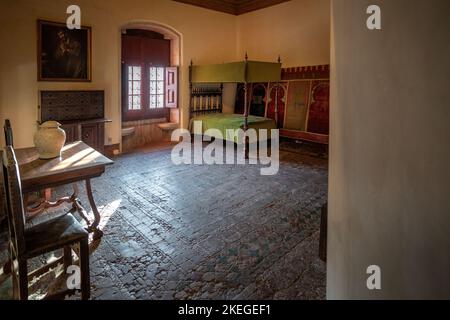 Gefängniszimmer von König Afonso VI. Im Nationalpalast von Sintra - Sintra, Portugal Stockfoto