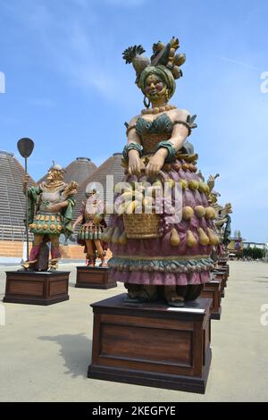 Mailand, Italien - 29. Juni 2015: Statue Mazedoniens, die in einer Gruppe von Statuen des Food People von Dante Ferretti auf der Expo Milano 2015 steht. Stockfoto