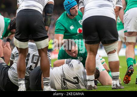 Dublin, Irland. 12.. November 2022. Cian Healy aus Irland versucht es beim Spiel der Bank of Ireland Nations Series zwischen Irland und Fidschi am 12. November 2022 im Aviva Stadium in Dublin, Irland (Foto von Andrew SURMA/ Quelle: SIPA USA/Alamy Live News Stockfoto