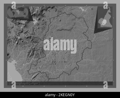 Zentrum, Region Kamerun. Bilevel-Höhenkarte mit Seen und Flüssen. Standorte der wichtigsten Städte der Region. Karten für zusätzliche Eckposition Stockfoto
