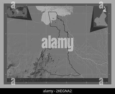 Extreme-Nord, Region Kamerun. Bilevel-Höhenkarte mit Seen und Flüssen. Standorte der wichtigsten Städte der Region. Karten für zusätzliche Eckposition Stockfoto