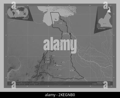 Extreme-Nord, Region Kamerun. Höhenkarte in Graustufen mit Seen und Flüssen. Orte und Namen der wichtigsten Städte der Region. Ecke Zusatzl Stockfoto