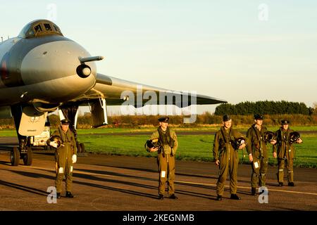 Nachstellung der Avro Vulcan XM655-Piloten auf dem Wellesbourne Airfield, Warwickshire, Großbritannien Stockfoto