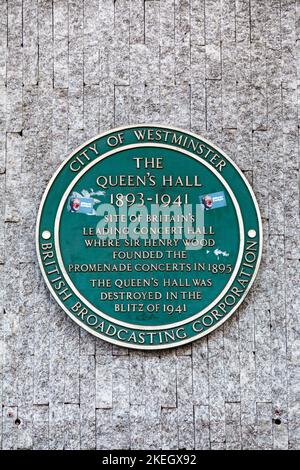 Grüne Plakette für die Queen's Hall im Langham Place, Henry Wood House, London, Großbritannien Stockfoto