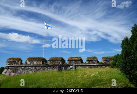 Suomenlinna ist eine der größten Meeresfestungen der Welt. Es wurde 1748 gegründet und liegt auf sechs Inseln außerhalb des Stadtzentrums von Helsinki. Stockfoto