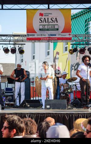 Salsa auf der St. Clair Avenue West, Toronto, Kanada, 2012 Stockfoto