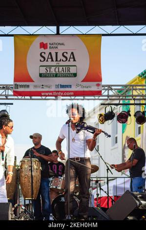 Salsa auf der St. Clair Avenue West, Toronto, Kanada, 2012 Stockfoto