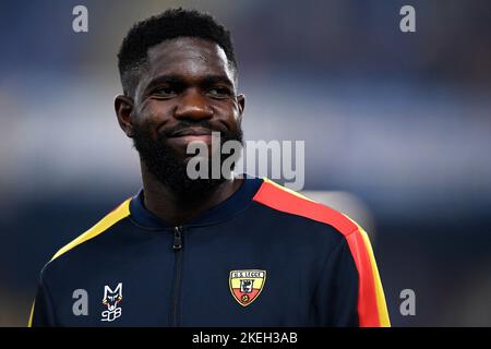 Genua, Italien. 12. November 2022. Samuel Umtiti von US Lecce schaut vor dem Serie A Fußballspiel zwischen UC Sampdoria und US Lecce. Kredit: Nicolò Campo/Alamy Live Nachrichten Stockfoto