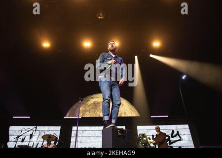 12. November 2022: Ricky Wilson, Andrew White, Simon Rix, Vijay Mistry, Und Nick Baines von der britischen Indie-Rock-Band „The Kaiser Chiefs“ spielen in ihrer Heimatstadt Leeds in der Leeds Direct Arena 2022 eine ausverkaufte Show (Foto: © Myles Wright/ZUMA Press Wire) Stockfoto