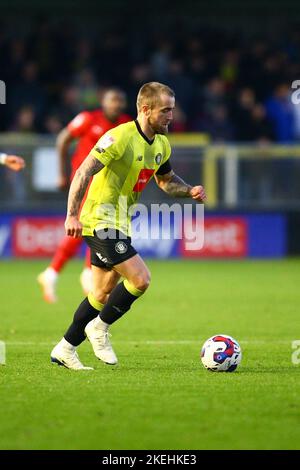 The EnviroVent Stadium, Harrogate, England - 12.. November 2022 Alex Pattison (16) von Harrogate Town - während des Spiels Harrogate Town gegen Leyton Orient, EFL League 2, 2022/23, im EnviroVent Stadium, Harrogate, England - 12.. November 2022 Credit: Arthur Haigh/WhiteRoseFotos/Alamy Live News Stockfoto