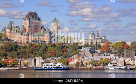 Blick auf die Skyline von Quebec City im Herbst, Kanada Stockfoto