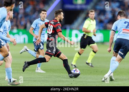 Sydney, Australien. 12.. November 2022. SYDNEY, AUSTRALIEN - 12. NOVEMBER: Milos Ninkovic von den Wanderern kontrolliert den Ball während des Spiels zwischen dem Sydney FC und den Wanderern im Allianz Stadium am 12. November 2022 in Sydney, Australien Credit: IOIO IMAGES/Alamy Live News Stockfoto