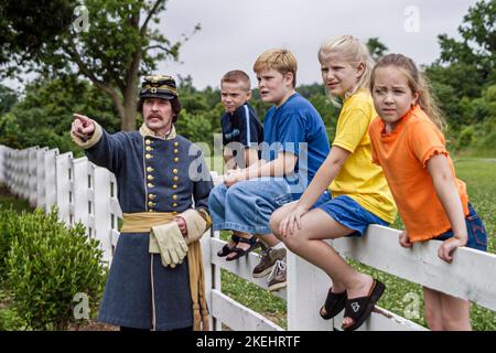 Newport News Virginia, Lee Hall Mansion, Besucher reisen Reise touristischer Tourismus Wahrzeichen Kultur Kultur Kultur, Urlaub Gruppe Menschen Person Stockfoto