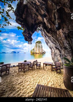 Luftaufnahme des Railay und Phra nang Cave Beach in Krabi, Thailand Stockfoto