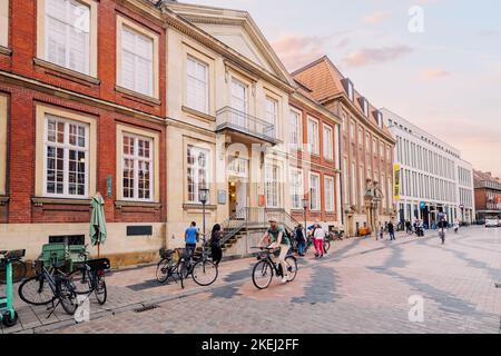 26. Juli 2022, Münster, Deutschland: Pablo Picasso Museum und Museumsgebäude für zeitgenössische Kunst in Münster Stockfoto