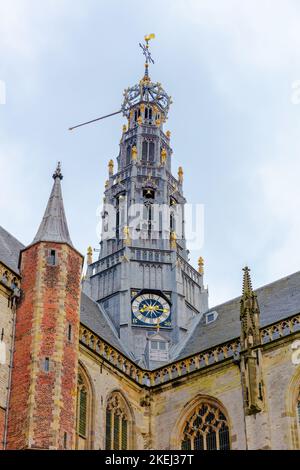 De Grote Kerk oder St. Bavokerk, eine protestantische Kirche, auf dem Grote Markt, Haarlem, Nordholland, Niederlande Stockfoto