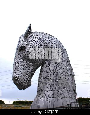 Eine Graustufe eines der Kelpies in Falkirk, Schottland Stockfoto