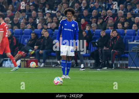 Sidi SANE (GE) kam als Ersatz, Fußball 1. Bundesliga, 15. Spieltag, FC Schalke 04 (GE) - FC Bayern München (M) 0: 2 am 12.. November 2022 in Gelsenkirchen/Deutschland. Stockfoto