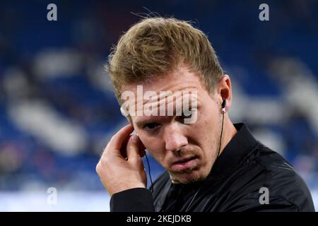 Trainer Julian NAGELSMANN (M) im Interview, Fußball 1. Bundesliga, Spieltag 15., FC Schalke 04 (GE) - FC Bayern München (M) 0: 2 am 12.. November 2022 in Gelsenkirchen/Deutschland. Stockfoto