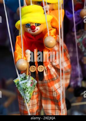 Niedliche Clown Marionette Puppen für Kinder Stockfoto