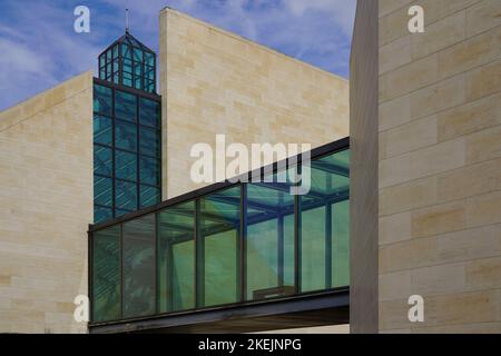 Das Musée d'Art Moderne Grand-Duc Jean, oder Mudam, ist Luxemburgs Museum für moderne Kunst. Es befindet sich auf dem Gelände des Fort Thüngen. Stockfoto