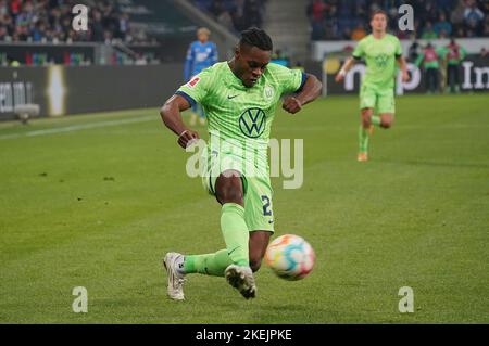 12. November 2022, PreZero Arena, Sinsheim, GER, 1. FBL, TSG 1899 Hoffenheim vs VfL Wolfsburg, DFL Vorschriften verbieten die Verwendung von Fotos als Bildsequenzen und/oder quasi-Video. Im Bild Ridle Baku (Wolfsburg) Stockfoto