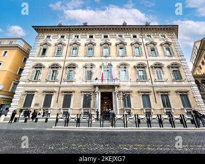 Rom Latium Italien. Der Palazzo Madama ist der Sitz des Senats der Italienischen Republik, des Oberhauses des italienischen Parlaments. Stockfoto