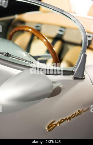 Porsche 550 Spyder Oldtimer-Sportrennen Luxusautos-Ausstellung in Baku, Aserbaidschan - april 12,2017 Stockfoto