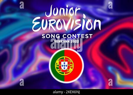 Junior Eurovision 2022, Armenisch Junior Eurovision in Jerewan, Teilnehmer aus Portugal Hintergrund Eurovision mit portugiesischer Flagge. Stockfoto