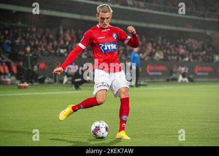 Silkeborg, Dänemark. 12.. November 2022. Oliver Sonne (5) von Silkeborg, WENN er während des Superliga-Spiels 3F zwischen Silkeborg IF und Lyngby Boldklub im Jysk Park in Silkeborg gesehen wurde. (Foto: Gonzales Photo/Alamy Live News Stockfoto