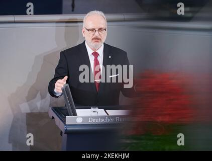 Berlin, Deutschland. 13.. November 2022. Der lettische Präsident Egils Levits spricht bei der Gedenkfeier im Bundestag. Quelle: Annette Riedl/dpa/Alamy Live News Stockfoto