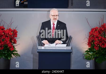 Berlin, Deutschland. 13.. November 2022. Der lettische Präsident Egils Levits spricht bei der Gedenkfeier im Bundestag. Quelle: Annette Riedl/dpa/Alamy Live News Stockfoto