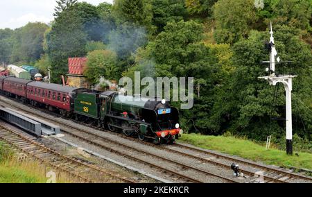 Southern Railway Schools Klasse Lokomotive Nr. 926 Repton am Bahnhof Goathland, North Yorkshire Moors Railway. Stockfoto